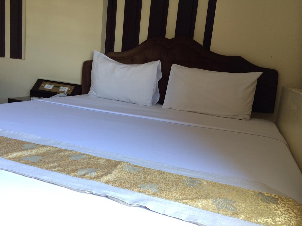 A1 Hotel Phnom Penh Exterior photo